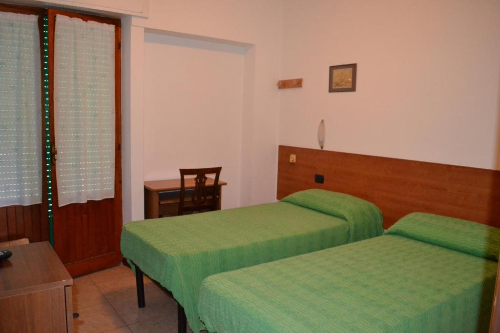 Hotel Ferrara San Benedetto del Tronto Bilik gambar